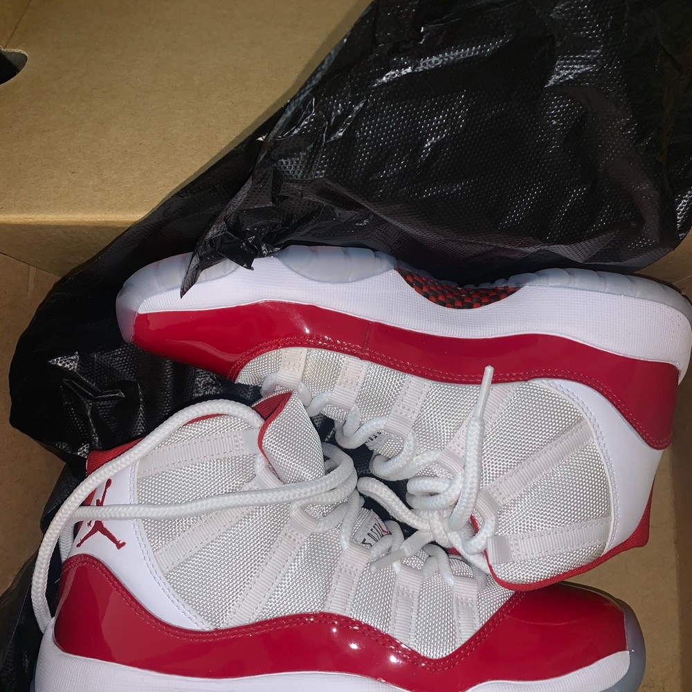 Jordan 11 Cherry